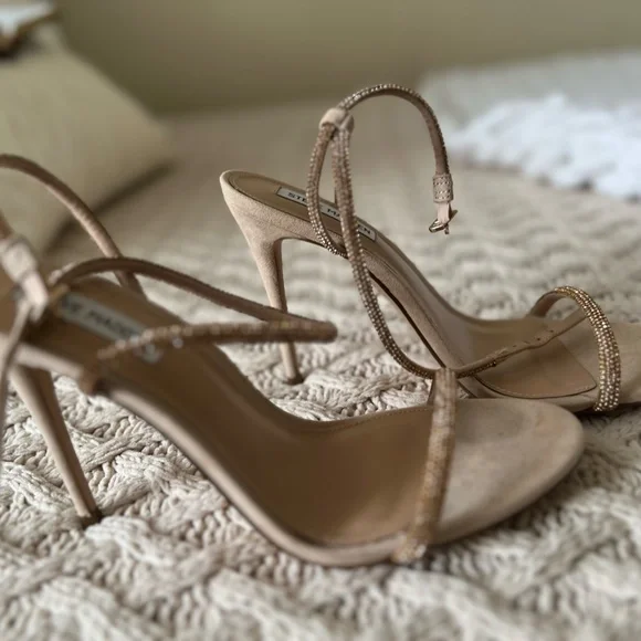 GOLD SHOES - Picture 3 of 6